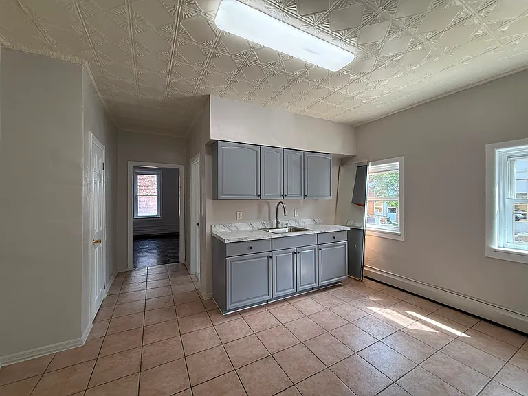 636 Avenue C #1R — Photo 3