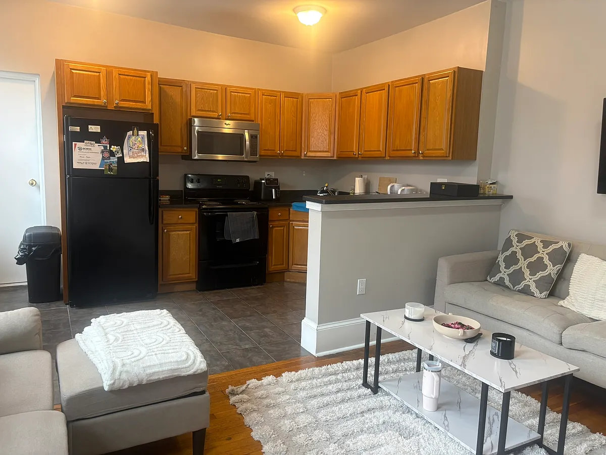 Photo 2 of 14 - 1056 Commonwealth Ave #62 - Boston, MA Building Photo - 1056 Commonwealth Ave #62