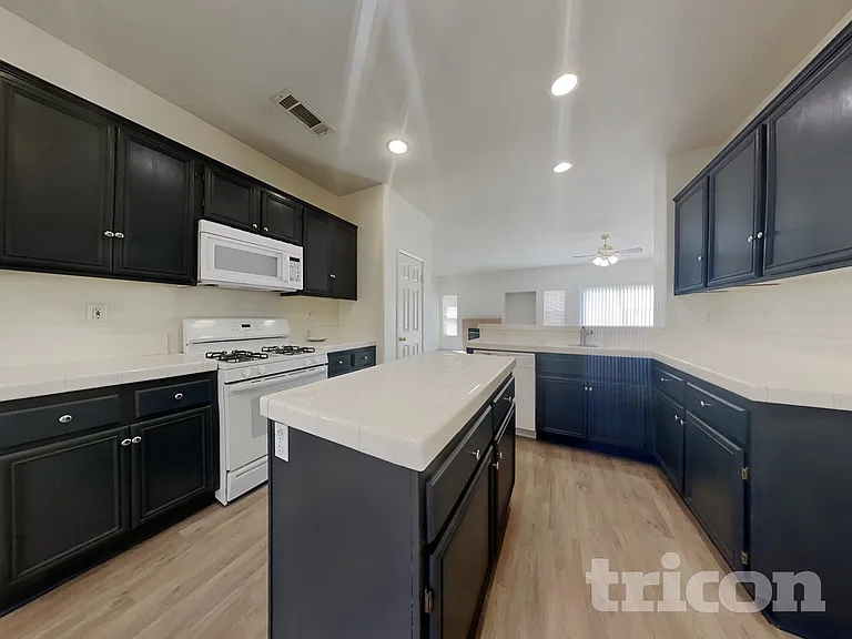 2069 Holguin St — Photo 5