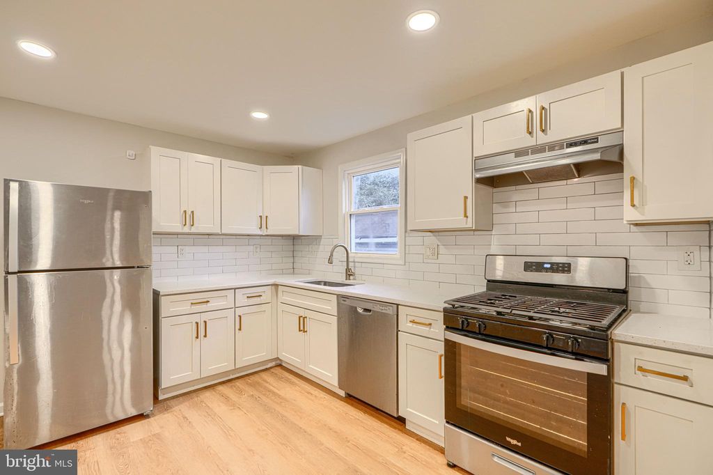 528 Potomac Ave, Baltimore, MD 21237