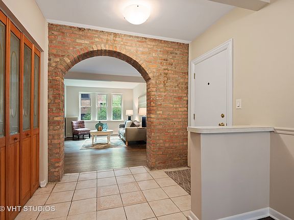 2nd image of 718 W Buena Ave #B