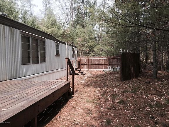 4th image of 4393 S Putnam Lake Dr