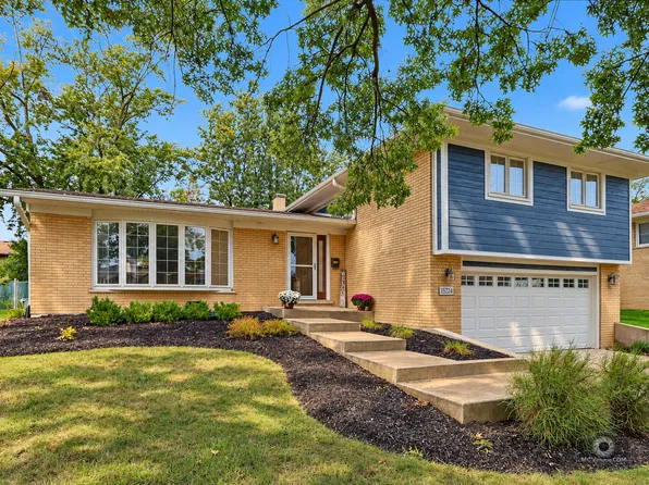 15224 Walnut Rd, Oak Forest, IL 60452