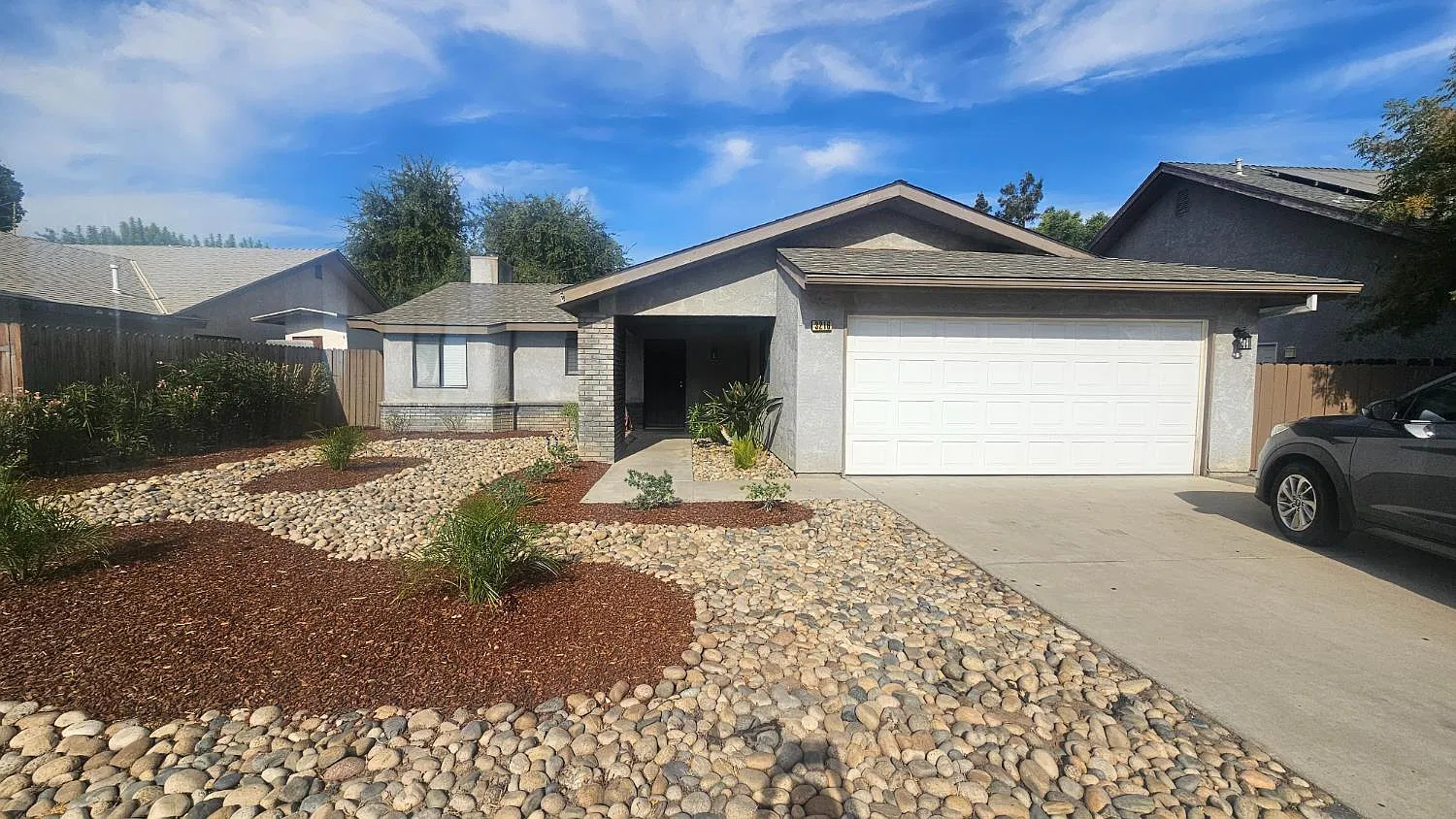3 bed, 1455 sqft, $2,350 — Photo 1