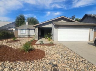 3216 Renn Ave, Clovis, CA 93611