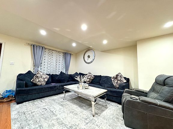 4th image of 31 Rockland Ave