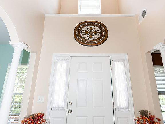 4th image of 5266 Lenora Dr
