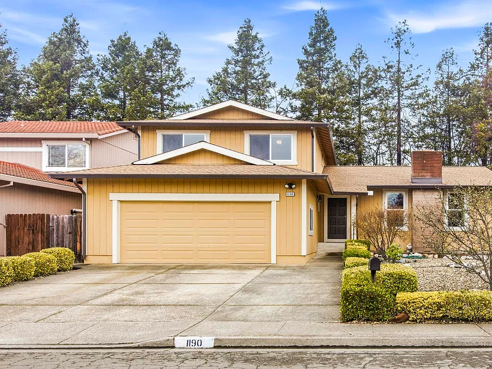 1190 Holly Ave