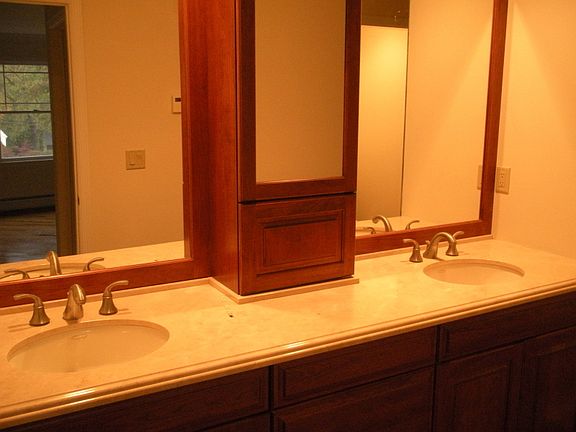 5th image of 12 Airmount Ave
