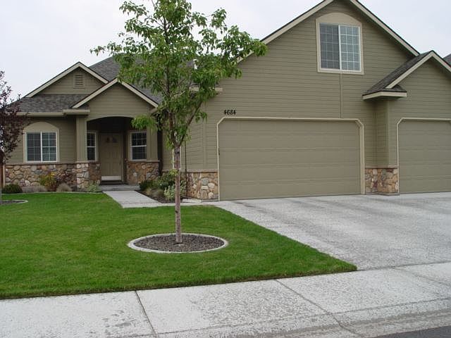 1st image of 4684 E Tanoak