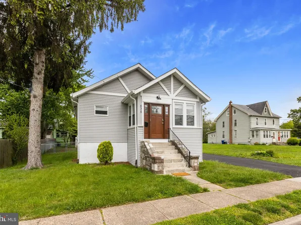635 N Forklanding Rd, Maple Shade, NJ 08052