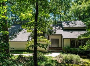 3200 Saint Regis Rd, Greensboro, NC 27408