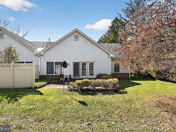 3rd image of 13 Birchwood Ct