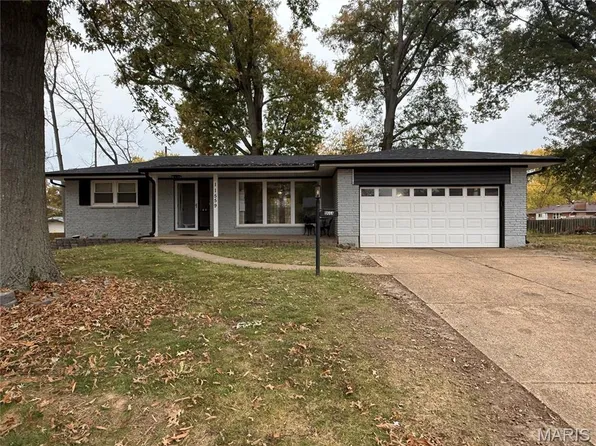 11559 Asheboro Dr, Saint Louis, MO 63138