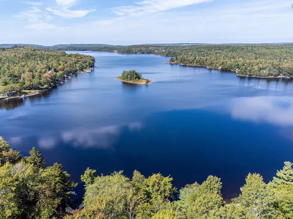 19 Sawdust Rd, Mount Uniacke, NS B0N 1Z0