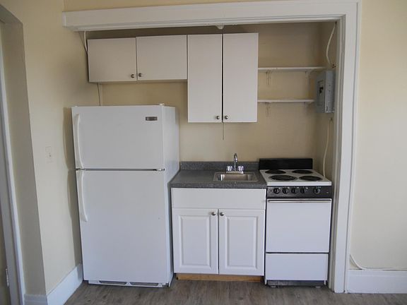 4th image of 217 Elmwood Ave APT 42