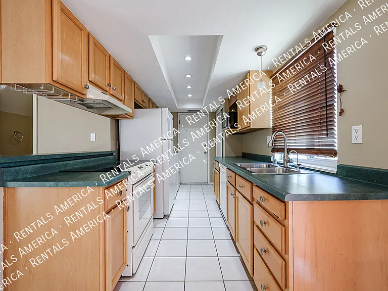 4809 E Euclid Ave #1 — Photo 8