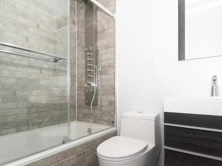 133 20th St #2L — Photo 5