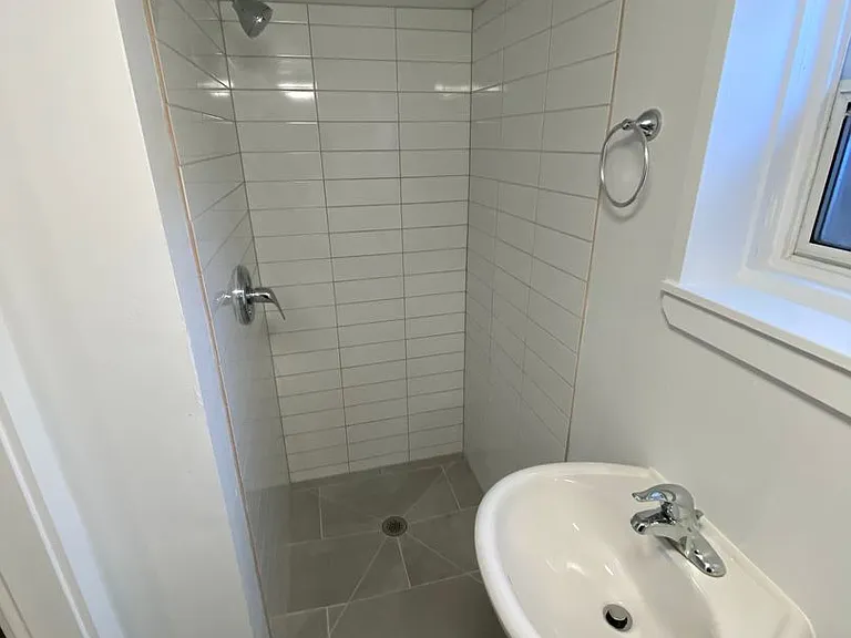344 Delaware Ave #5 — Photo 7