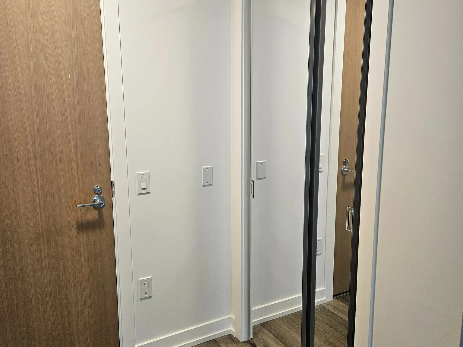 Vincent Condominiums — Photo 4