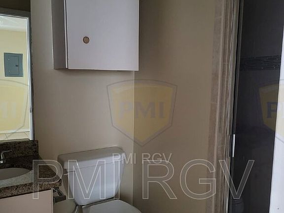 3rd image of 1404 Quitaca Dr