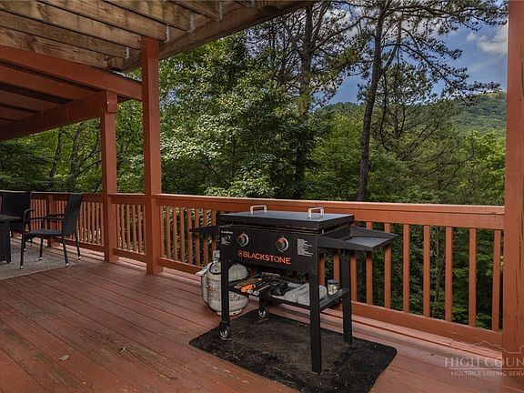 4th image of 412 Laurel Circle