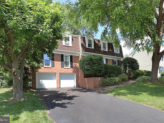 3rd image of 9608 Bronte Dr