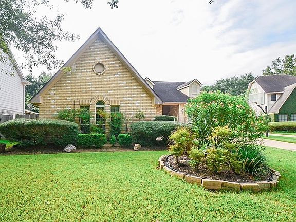 2nd image of 3415 Stillwater Ln