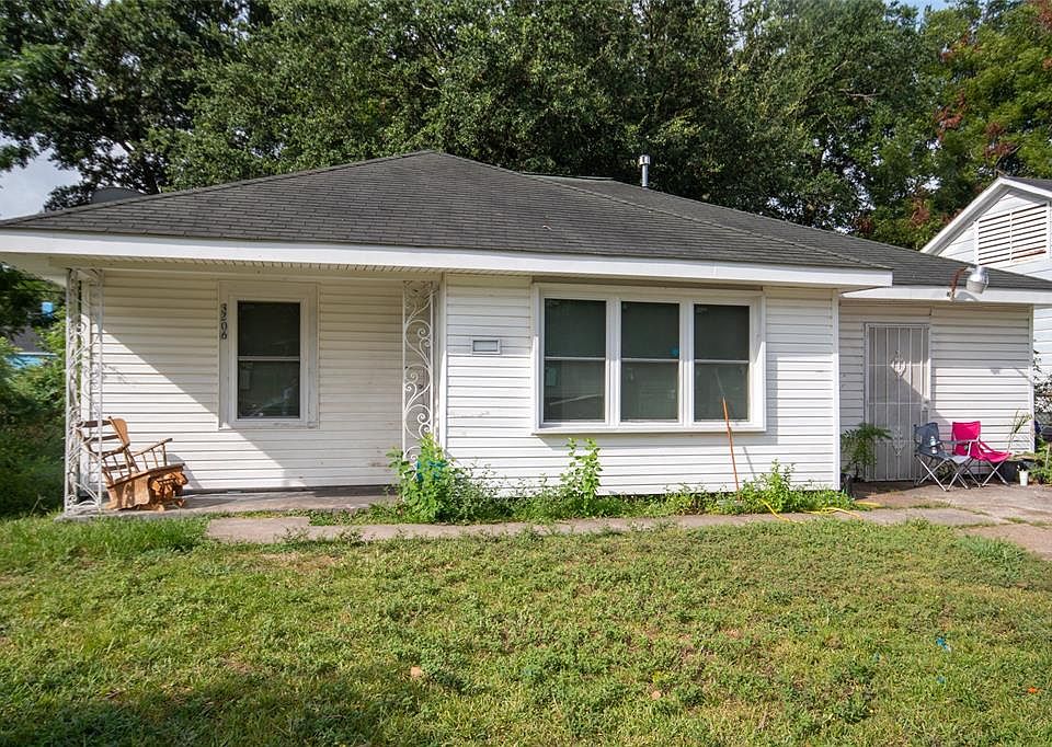 close to everything 2-1 with a converted garage