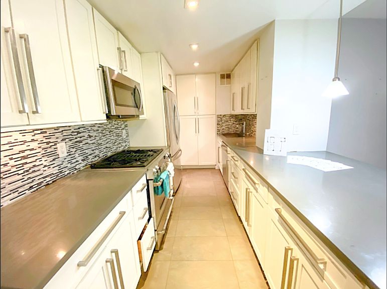 1st image of 315 E 47th St #5D