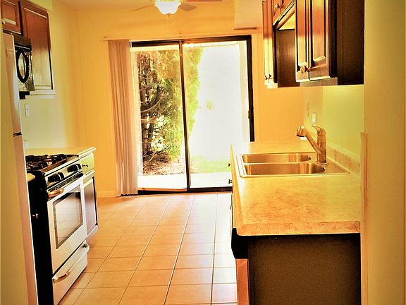 5th image of 464 Harrison Ct