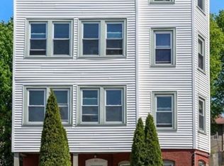 31 Chrome St, Worcester, MA 01604