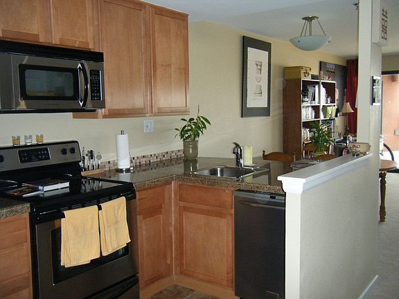 2nd image of 100 Park Ave W APT 1105