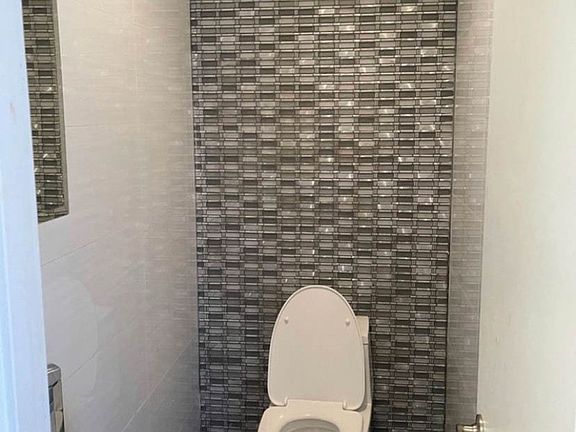 3rd image of 77 Jefferson Ave #2L