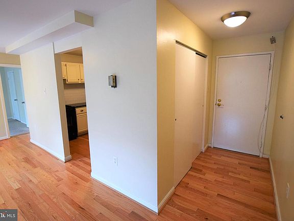 4th image of 4555 Macarthur Blvd NW APT 103