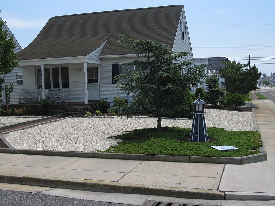 1st image of 3245 Bay Ave
