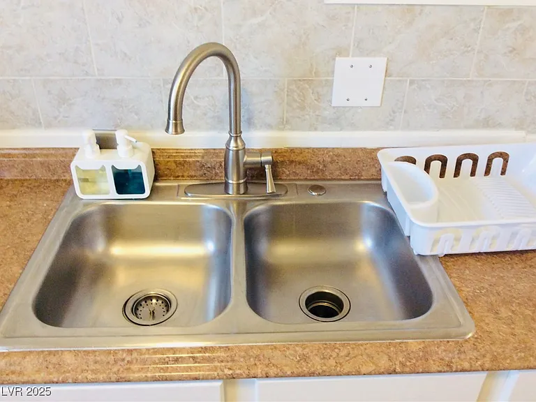 5108 Wilbur St — Photo 16