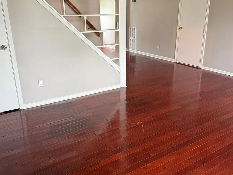 120 W Warren St — Photo 10