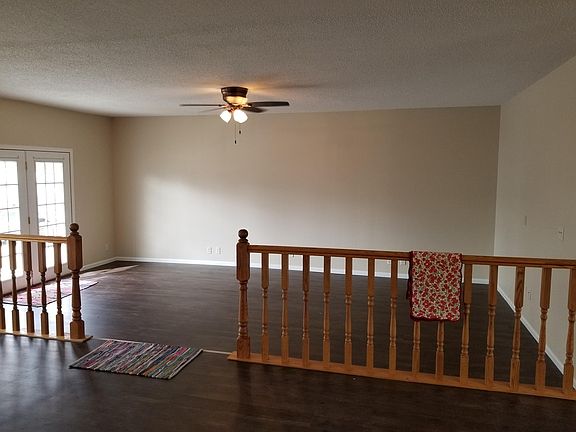 3rd image of 548 6th St #1