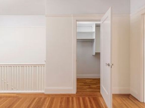 4th image of 1455 Francisco St #A