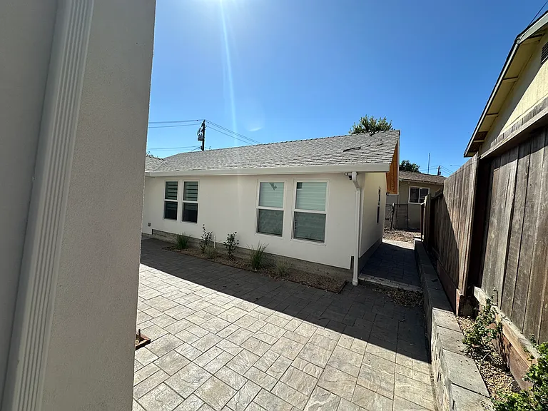 2231A Buena Vista Ave — Photo 3