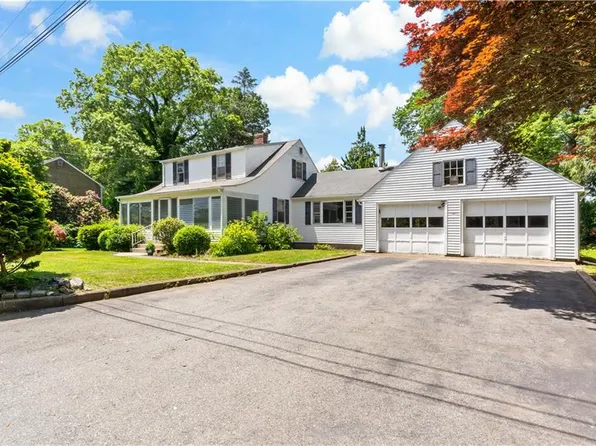 41 Peace Pipe Trl S, South Kingstown, RI 02879