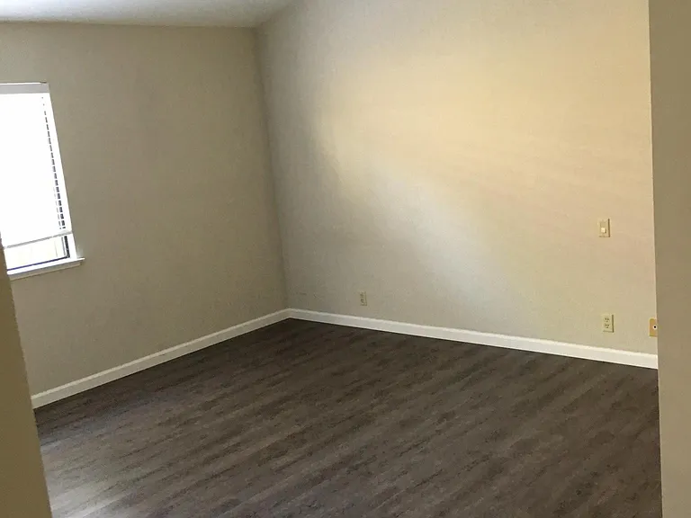 1636 Ashford Dr — Photo 10