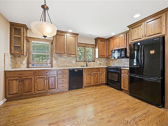 5th image of 10413 W 49th St