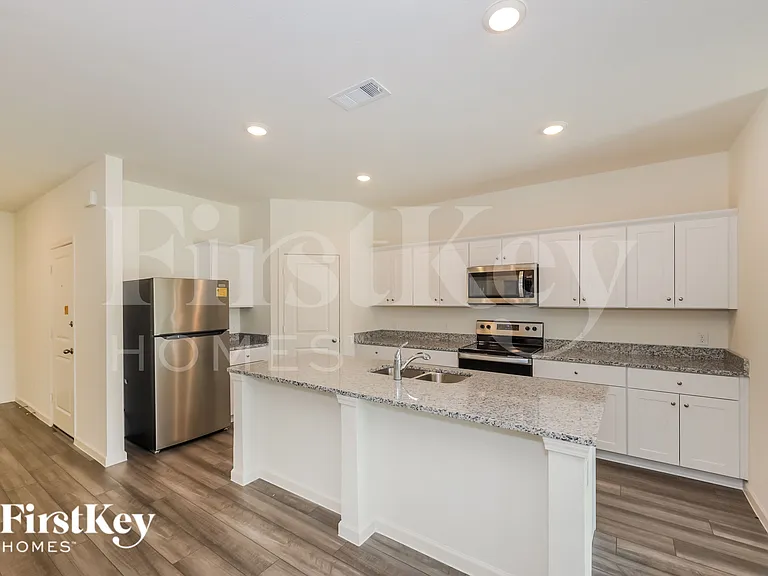 1840 Sandlin Dr — Photo 5