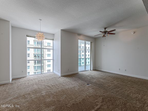 4th image of 1431 RIVERPLACE Boulevard #2402