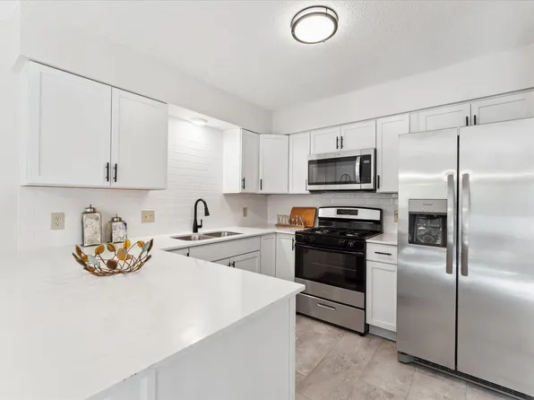 3705 Williston Rd, Minnetonka, MN 55345