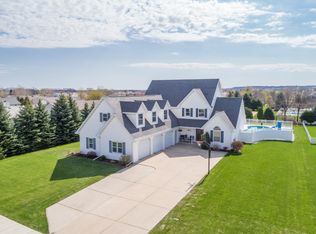 749 Swan Rd, De Pere, WI 54115