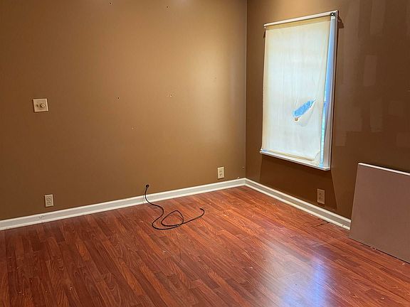 17th image of this home