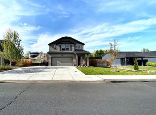 3165 SW Cascade Ave, Redmond, OR 97756